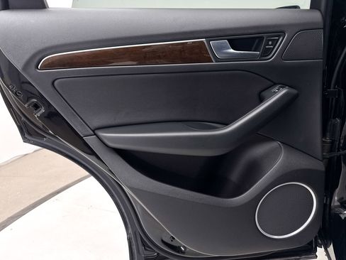 Used 2017 Audi Q5 2.0T Premium Plus w/ Technology Package image 31