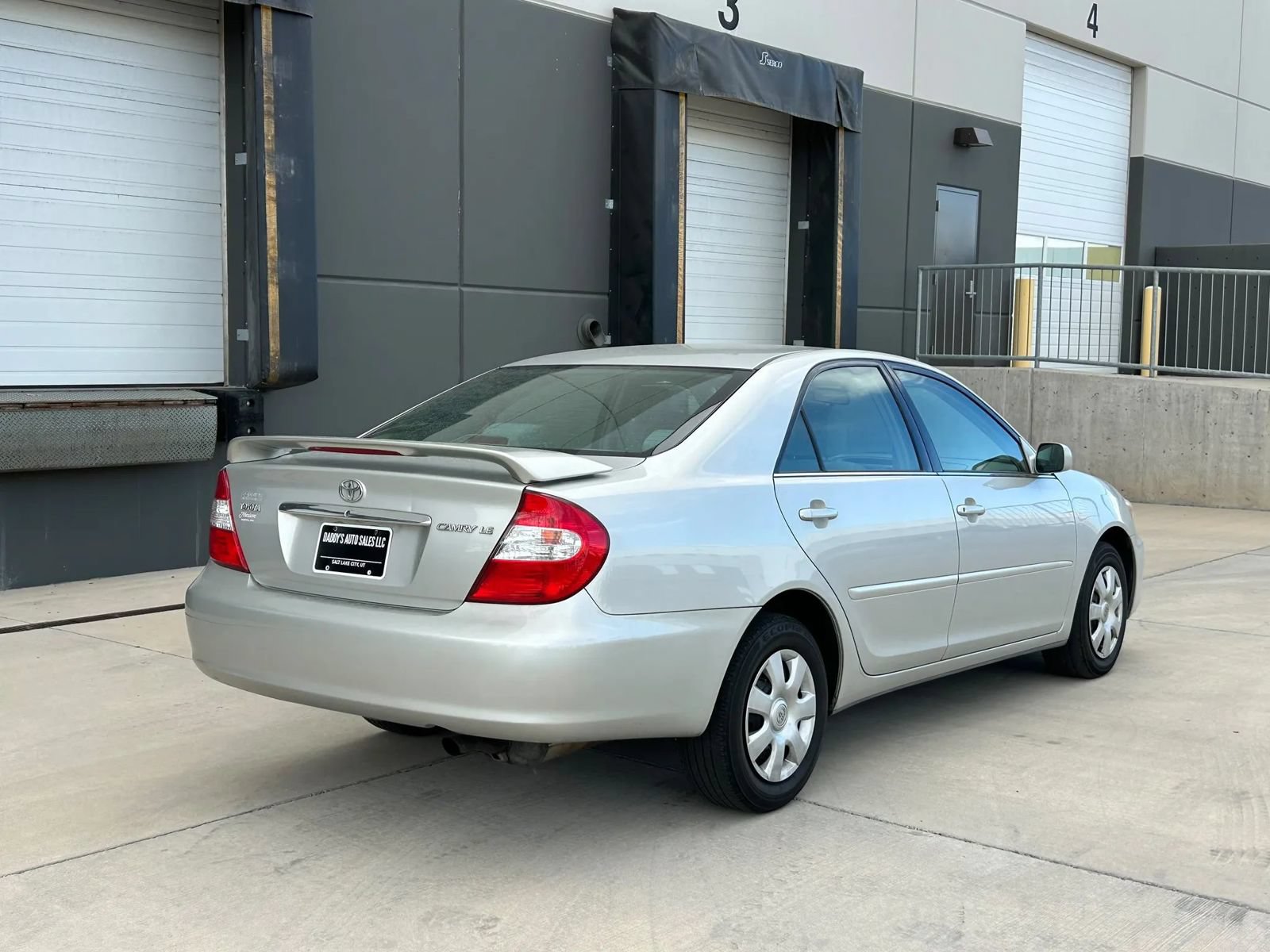 Used 2004 Toyota Camry LE FWD image 5
