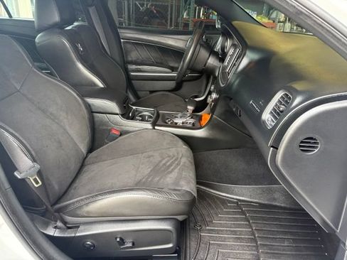 Used 2019 Dodge Charger Scat Pack w/ Dynamics Package RWD image 20
