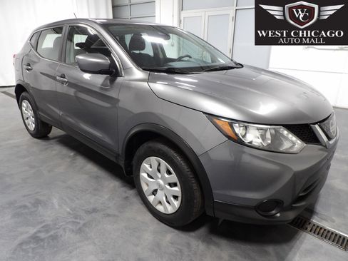Used 2020 Nissan Rogue Sport S image 1