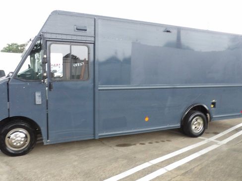 Used 2019 Ford E-450 and Econoline 450 Super Duty RWD image 4