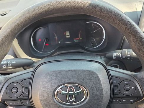 Used 2025 Toyota RAV4 XLE w/ Convenience Package FWD image 23