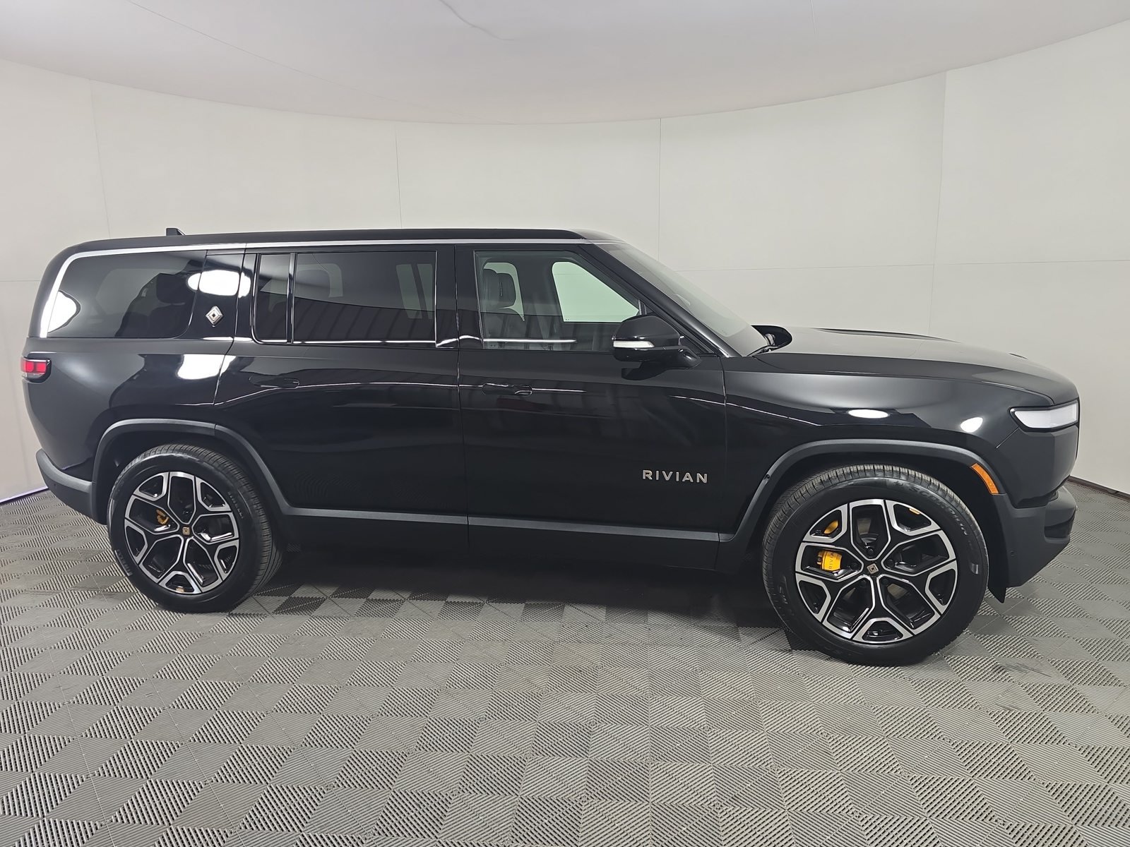 Used 2023 Rivian R1S Adventure Quad AWD/4WD image 6