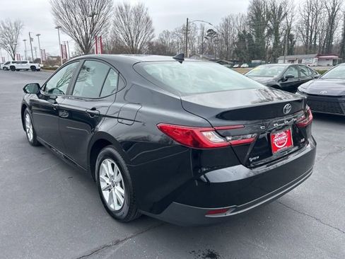 Used 2025 Toyota Camry LE image 7