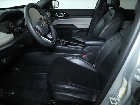 Used 2025 Jeep Compass Limited AWD/4WD image 18