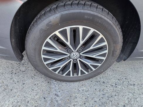 Used 2019 Volkswagen Jetta R-Line FWD image 13
