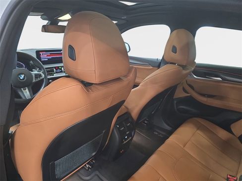 Used 2024 BMW X4 xDrive30i w/ Premium Package image 10