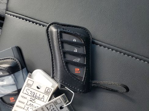 Used 2025 Lexus LX 700h Overtrail image 30