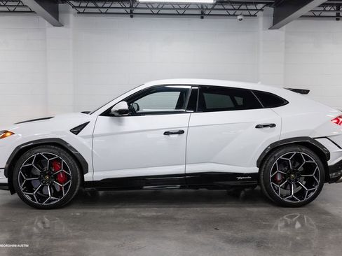 Used 2023 Lamborghini Urus Performante AWD/4WD image 8