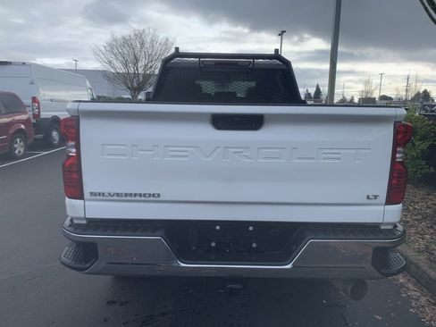 Used 2023 Chevrolet Silverado 2500 LT w/ Convenience Package image 3