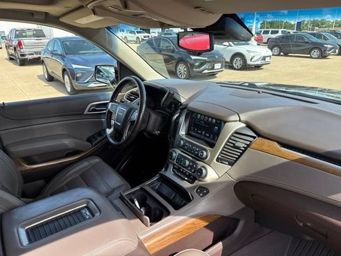 Used 2020 GMC Yukon Denali w/ Denali Ultimate Package AWD/4WD image 41