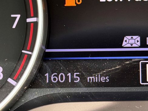 Used 2024 Nissan Sentra SV FWD image 25