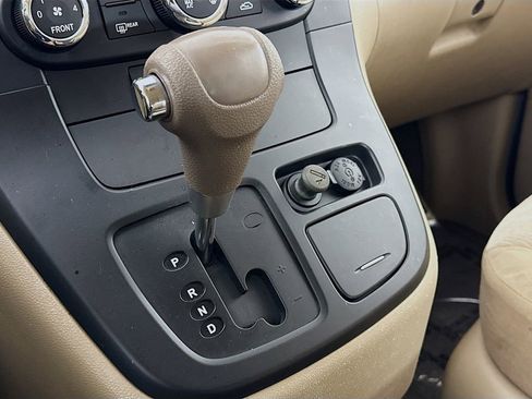 Used 2014 Kia Sedona LX FWD image 19