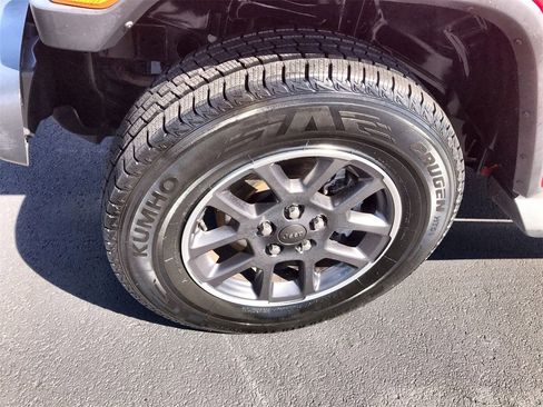 Used 2020 Jeep Gladiator Overland image 10