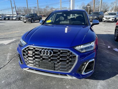 Used 2024 Audi SQ5 Prestige w/ Prestige Package image 3