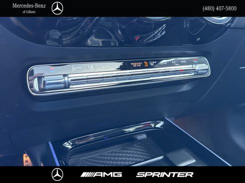 Used 2024 Mercedes-Benz GLA 35 AMG 4MATIC image 28