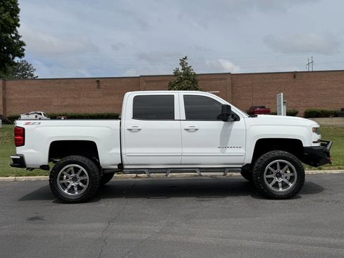 Used 2017 Chevrolet Silverado 1500 LT w/ True North Edition AWD/4WD image 7
