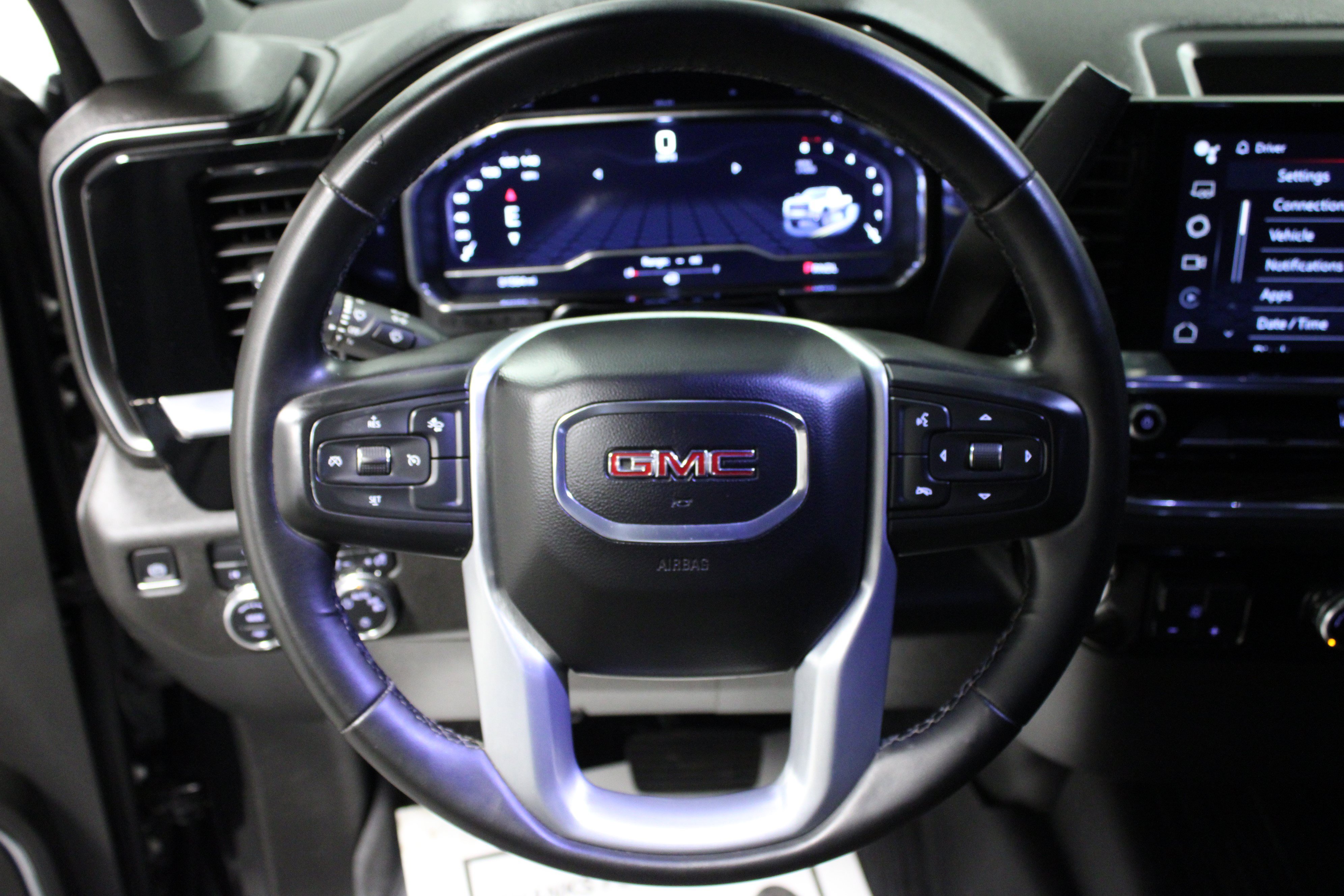 Used 2024 GMC Sierra 2500 SLE AWD/4WD image 16