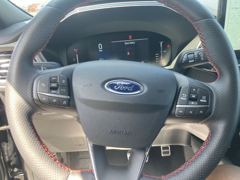 Used 2024 Ford Escape ST-Line w/ Tech Pack #1 AWD/4WD image 23