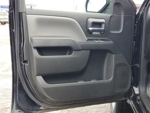 Used 2018 Chevrolet Silverado 1500 Custom w/ Custom Value Package image 9