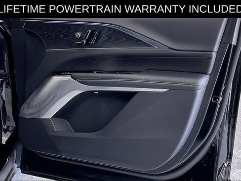 Used 2025 Cadillac Lyriq Luxury w/ LPO, Floor Liner Package AWD/4WD image 24