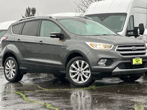 Used 2017 Ford Escape Titanium image 2