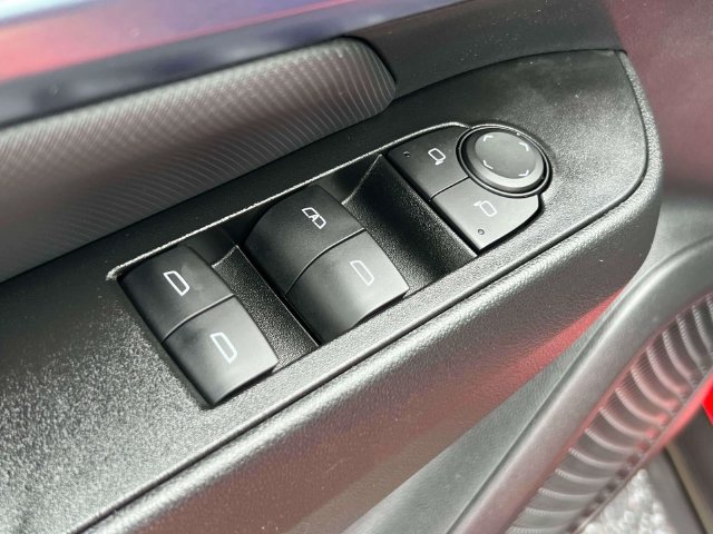 Used 2024 Chevrolet Equinox EV LT FWD image 19