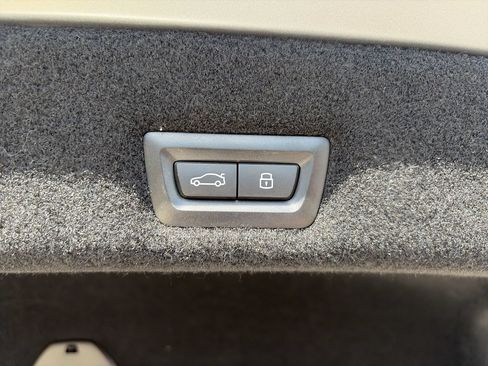 Used 2023 BMW 740i RWD image 36