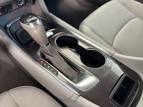 Used 2016 Chevrolet Malibu LT image 16