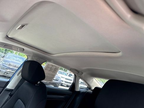Used 2022 Honda Civic EX image 4