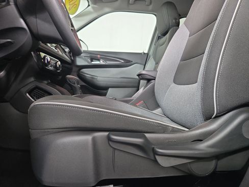 Certified 2025 Chevrolet TrailBlazer LT w/ Driver Confidence Package FWD image 28