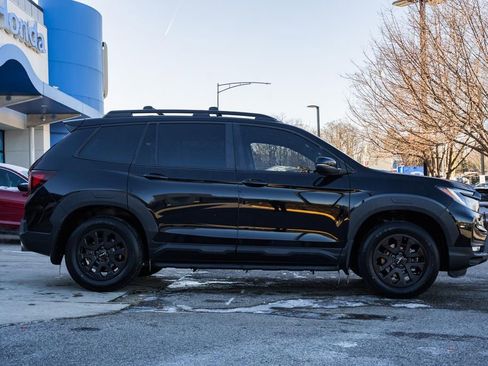 Certified 2023 Honda Passport TrailSport image 3