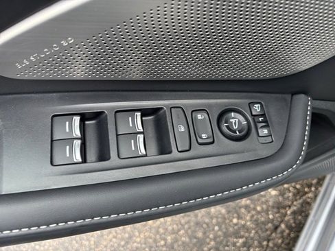 Used 2025 Acura RDX SH-AWD w/ Advance Package image 9