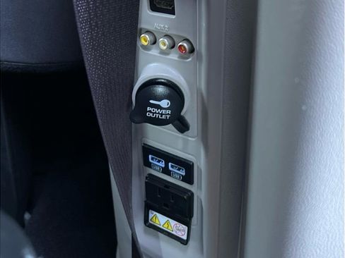 Used 2017 Dodge Grand Caravan SE w/ Power Window Group image 12