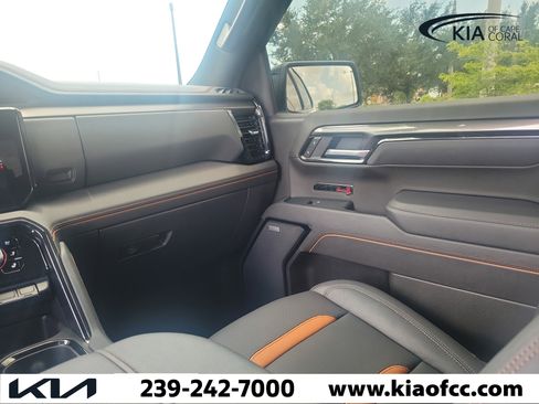 Used 2025 GMC Sierra 1500 AT4 w/ AT4 Premium Package AWD/4WD image 16