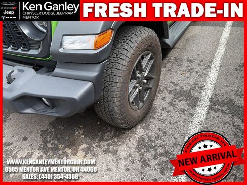 Used 2025 Jeep Wrangler Unlimited Sport AWD/4WD image 5