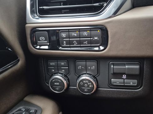 New 2026 GMC Yukon Denali Ultimate w/ LPO, Floor Liner Package image 20