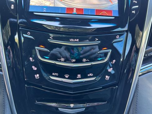 Used 2019 Cadillac Escalade ESV Platinum AWD/4WD image 9