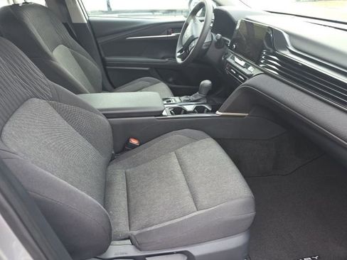 Used 2025 Toyota Camry LE FWD image 9