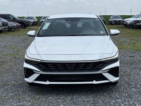 New 2026 Hyundai Elantra SE FWD image 16