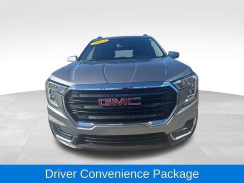 Used 2023 GMC Terrain SLE w/ Driver Convenience Package FWD image 3