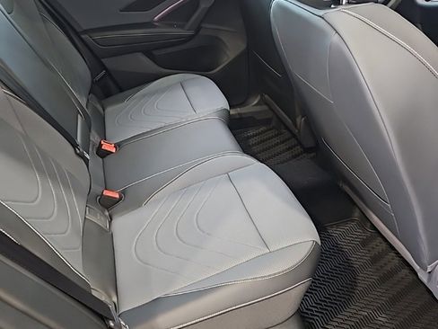 New 2025 Volkswagen Tiguan SE image 17