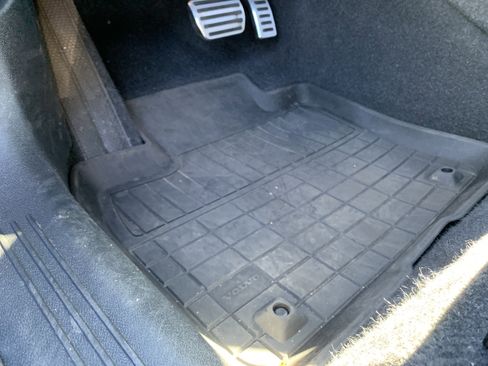 Used 2022 Volvo XC40 T5 R-Design w/ Advanced Package image 17