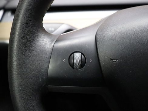 Used 2023 Tesla Model 3 Standard Range image 48