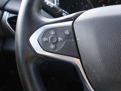 Used 2023 Chevrolet Traverse LT image 17