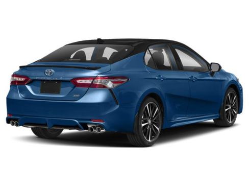 Used 2020 Toyota Camry XSE image 3