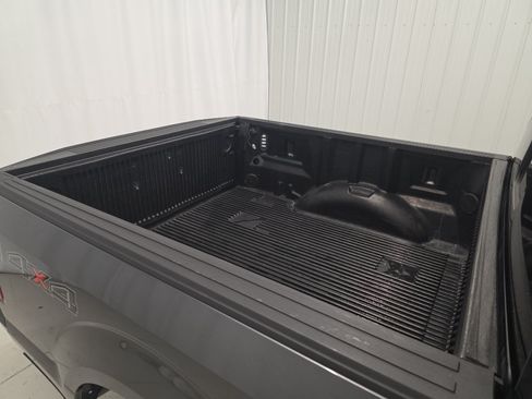 Used 2017 Ford F150 XLT w/ Equipment Group 302A Luxury AWD/4WD image 10