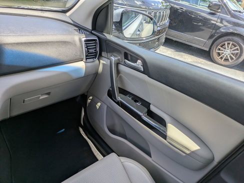 Used 2020 Kia Sportage EX FWD image 15