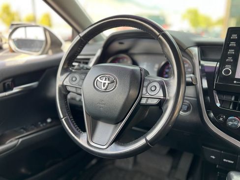 Used 2022 Toyota Camry XSE FWD image 11