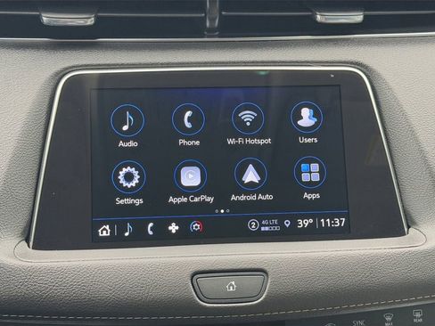 Used 2023 Cadillac XT4 Luxury w/ Cold Weather Package AWD/4WD image 18